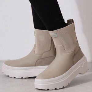 Hunter Explorer Chelsea Flatform Waterproof Leather Platform Boots Size: 7